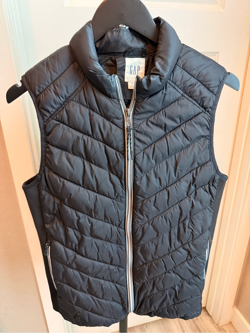 GAP Black Quilted Lightweight Vest